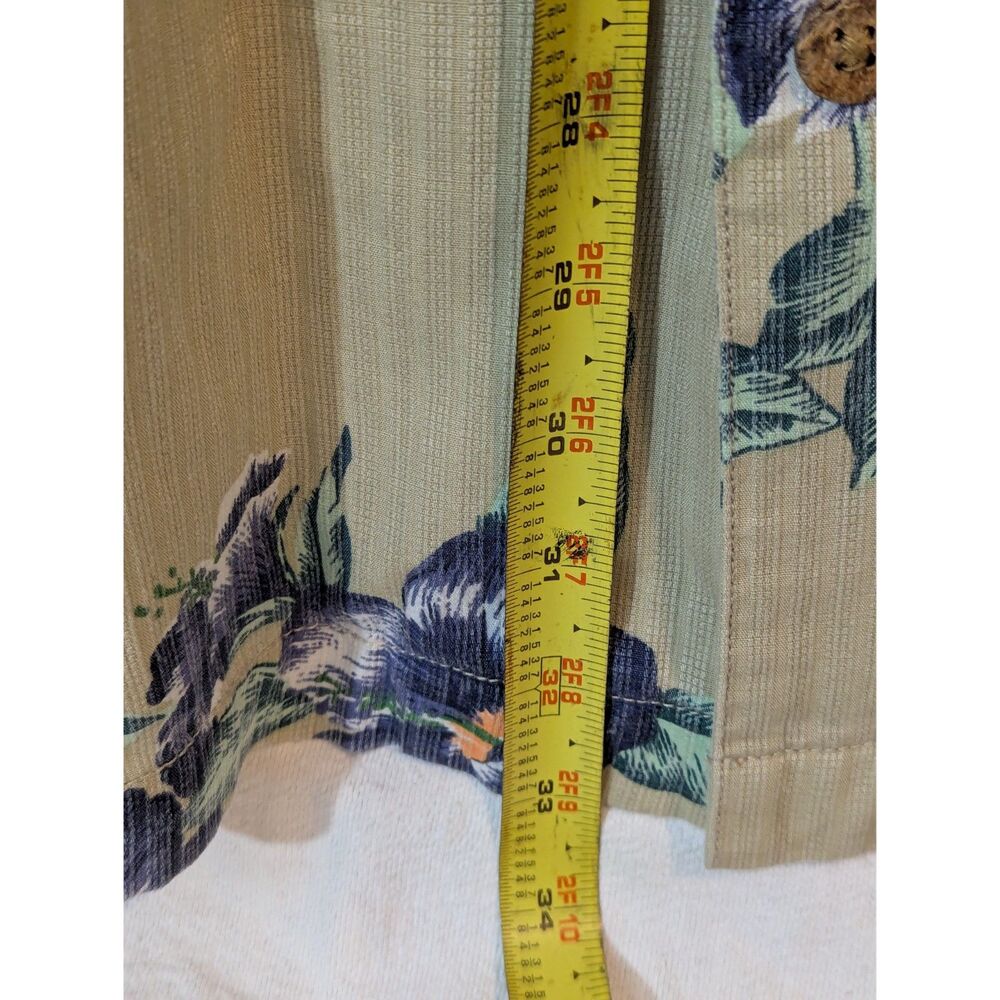 Tommy Bahama Floral Camp Shirt L – Beige Blue Hibiscus Print, Rayon Cotton Blend - Picture 5 of 5